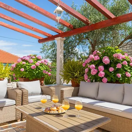 Apartments4You Supetar-The Best And Most Popular Apartments For Discovering The Island - Free Parking - 200 Meters From The Beach Buitenkant foto