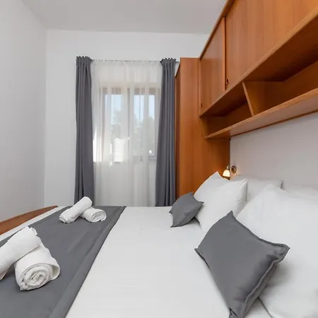Apartments4You Supetar-The Best And Most Popular Apartments For Discovering The Island - Free Parking - 200 Meters From The Beach Buitenkant foto