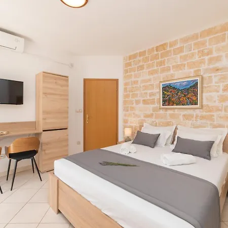 Apartments4You Supetar-The Best And Most Popular Apartments For Discovering The Island - Free Parking - 200 Meters From The Beach Buitenkant foto