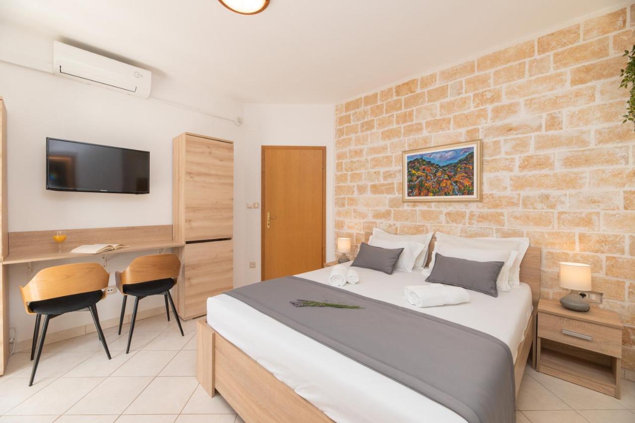 Apartments4you Supetar-the And Popular For Discovering The Island - Free Parking - 200 Meters From The Apartment Supetar
