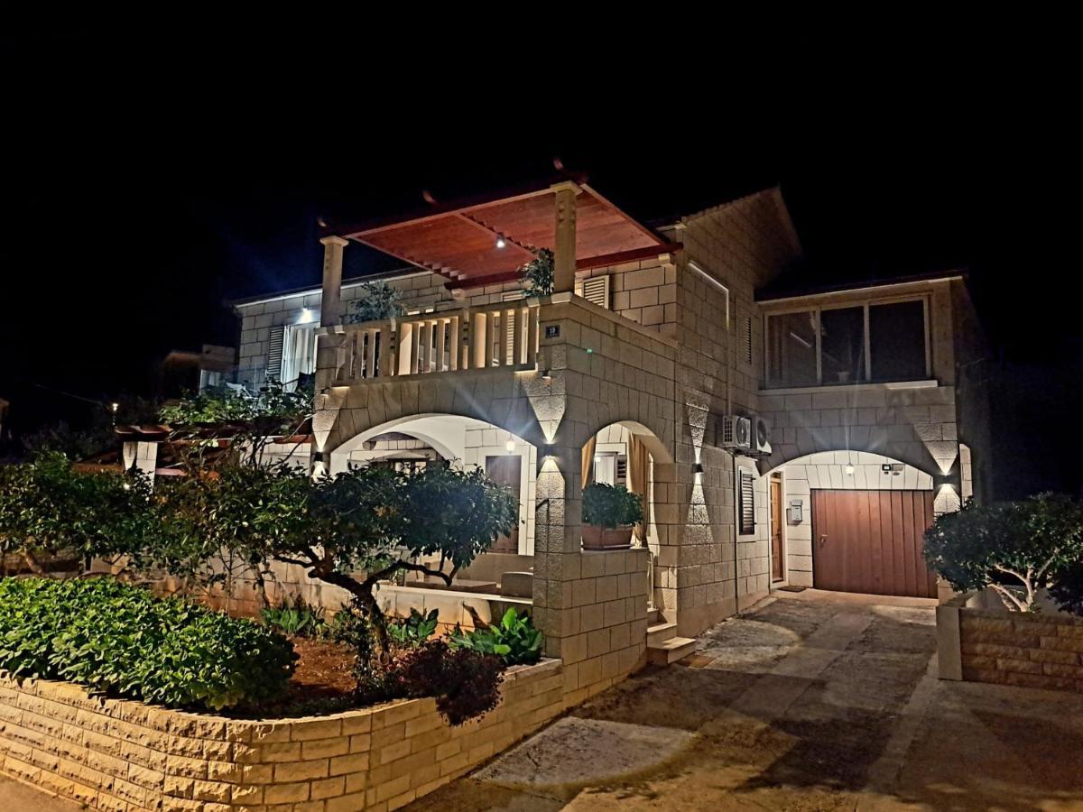 Apartment Apartments4you Supetar-the And Popular For Discovering The Island - Free Parking - 200 Meters From The
